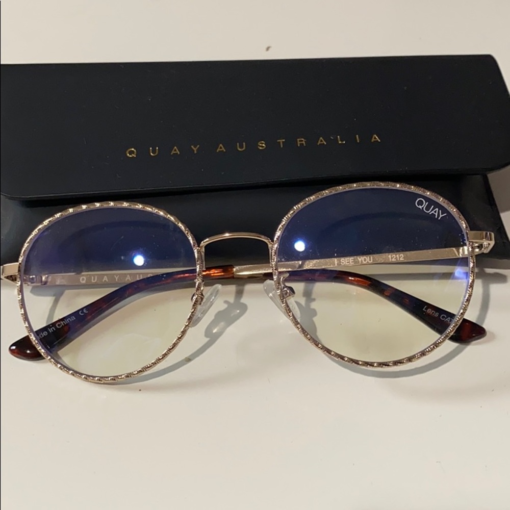 Quay Australia blue light glasses